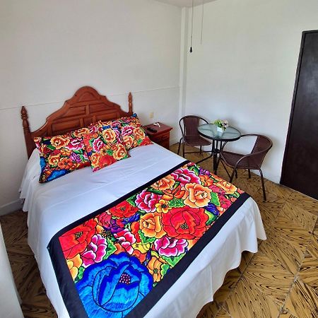 אוריסבה Hotel Catalina מראה חיצוני תמונה