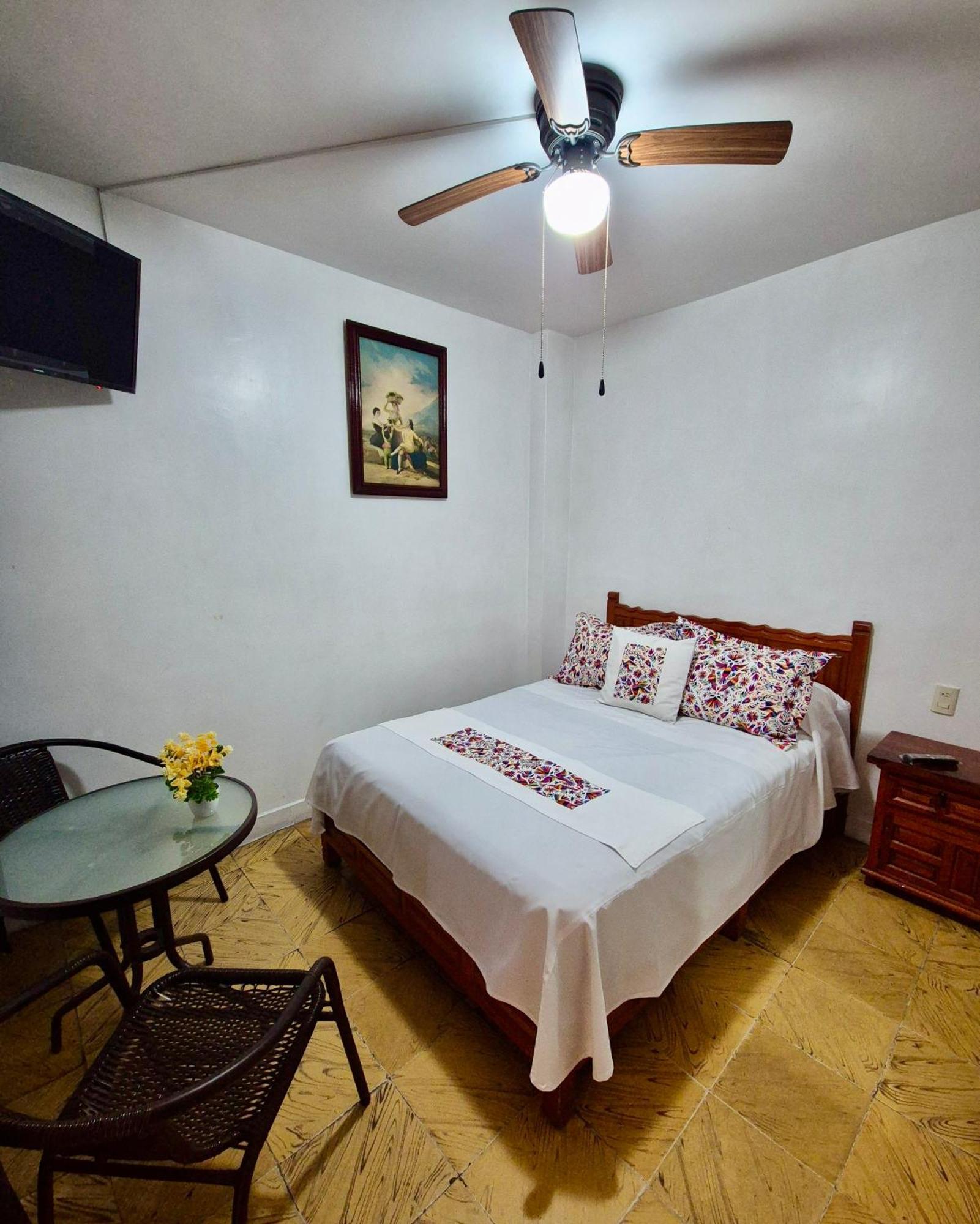 אוריסבה Hotel Catalina מראה חיצוני תמונה