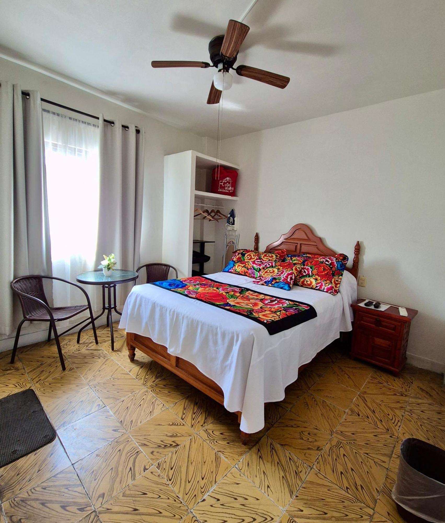 אוריסבה Hotel Catalina חדר תמונה